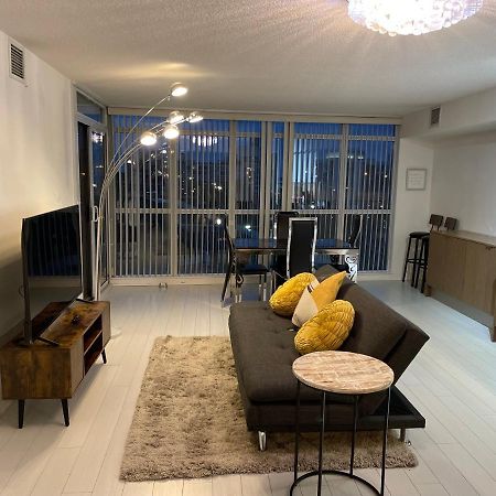 Ferienwohnung Cozy Open Concept 2Br 2Bath W/Parking -Jays/Cn Toronto Exterior foto