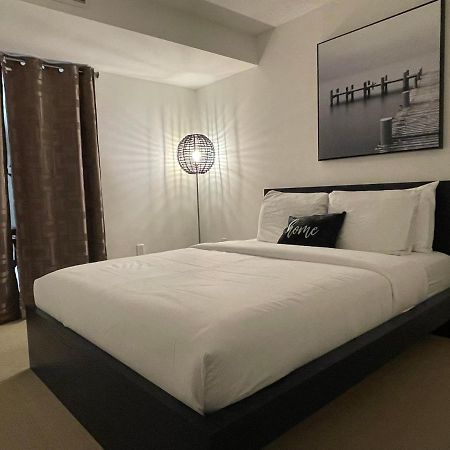 Ferienwohnung Cozy Open Concept 2Br 2Bath W/Parking -Jays/Cn Toronto Exterior foto