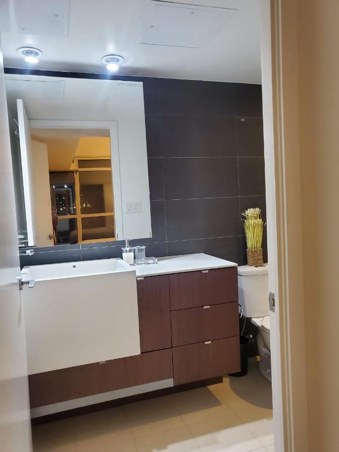 Ferienwohnung Cozy Open Concept 2Br 2Bath W/Parking -Jays/Cn Toronto Exterior foto